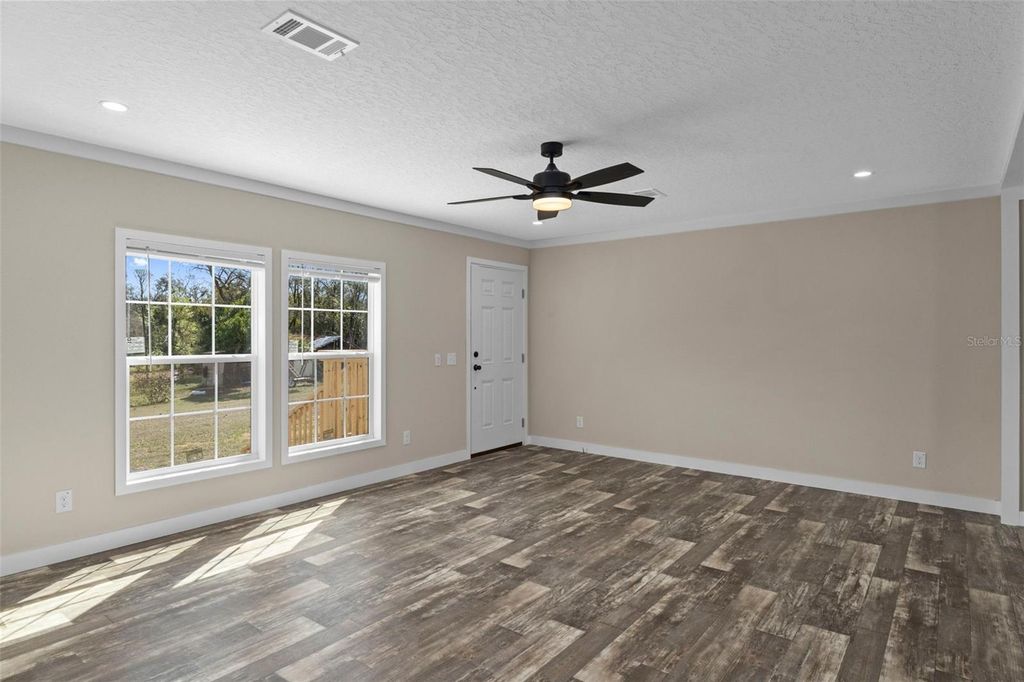Image 13 of property listing at 10877 OLD LAKELAND HIGHWAY, Dade City, FL 33525