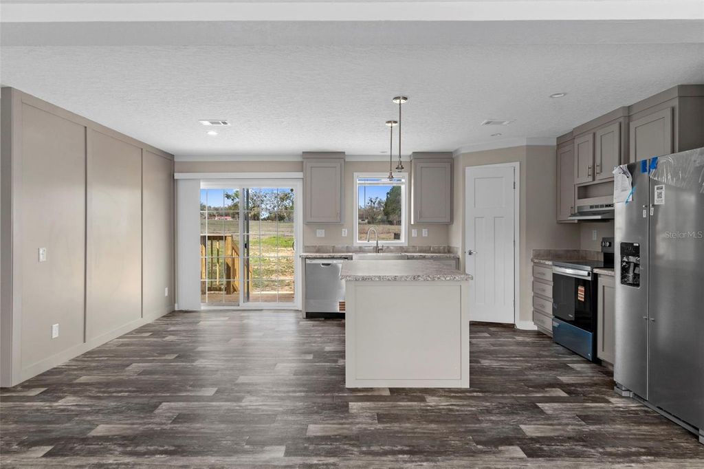 Image 16 of property listing at 10877 OLD LAKELAND HIGHWAY, Dade City, FL 33525