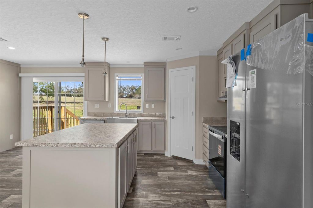 Image 20 of property listing at 10877 OLD LAKELAND HIGHWAY, Dade City, FL 33525