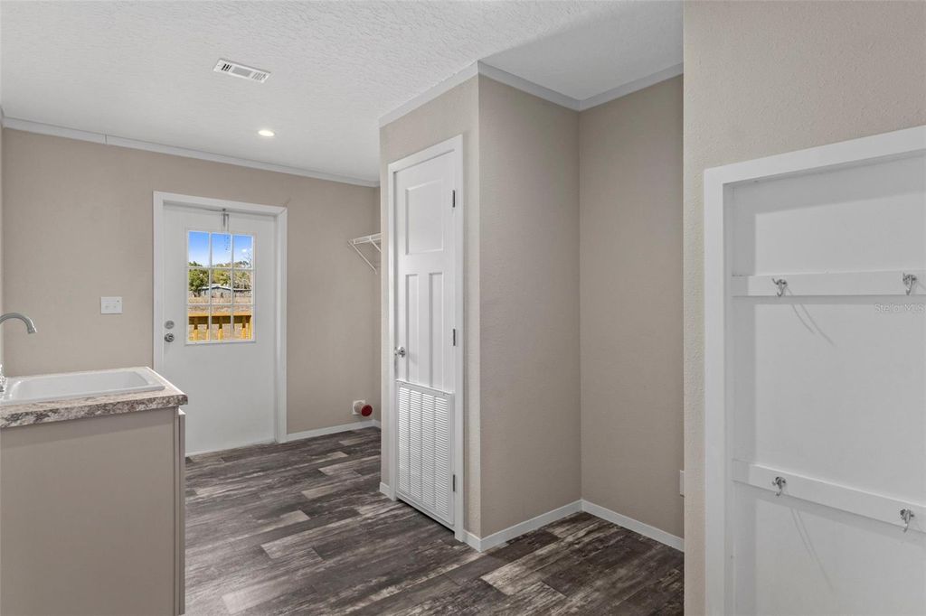 Image 24 of property listing at 10877 OLD LAKELAND HIGHWAY, Dade City, FL 33525