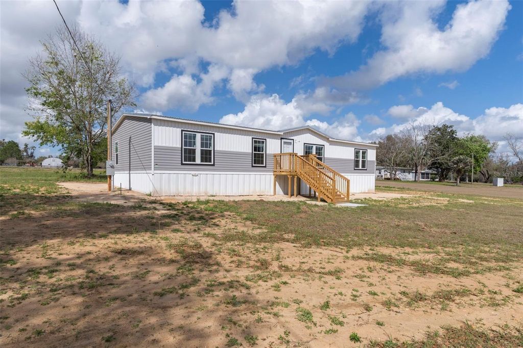 Image 39 of property listing at 10877 OLD LAKELAND HIGHWAY, Dade City, FL 33525