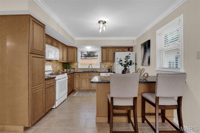 5545 Dantonaire Place, St Louis, MO 63128