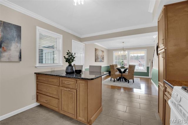 5545 Dantonaire Place, St Louis, MO 63128