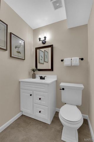 5545 Dantonaire Place, St Louis, MO 63128