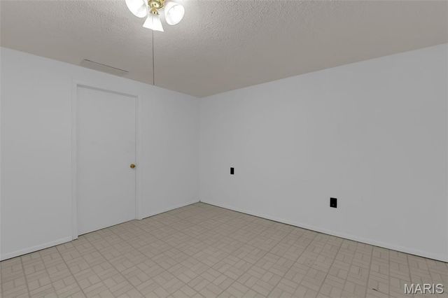 5545 Dantonaire Place, St Louis, MO 63128