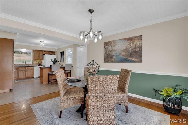 5545 Dantonaire Place, St Louis, MO 63128