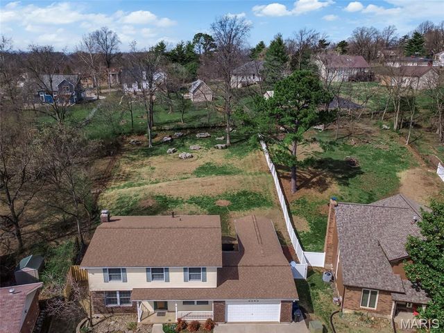 5545 Dantonaire Place, St Louis, MO 63128