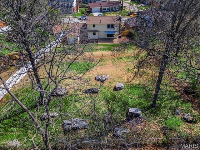 5545 Dantonaire Place, St Louis, MO 63128