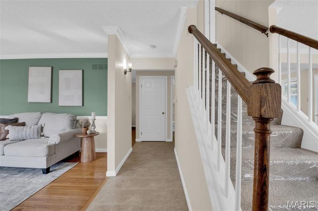 5545 Dantonaire Place, St Louis, MO 63128