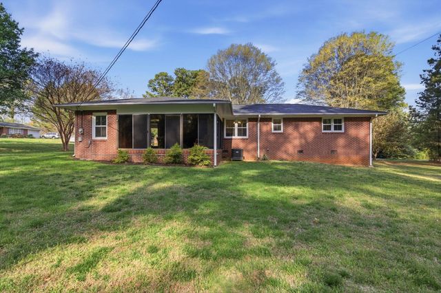 19 Wofford St, Inman, SC 29349