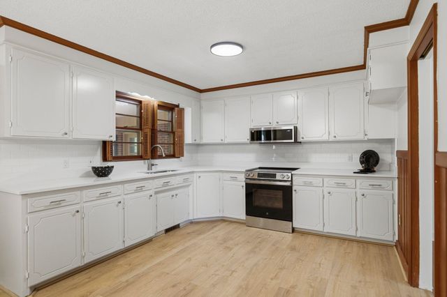 19 Wofford St, Inman, SC 29349