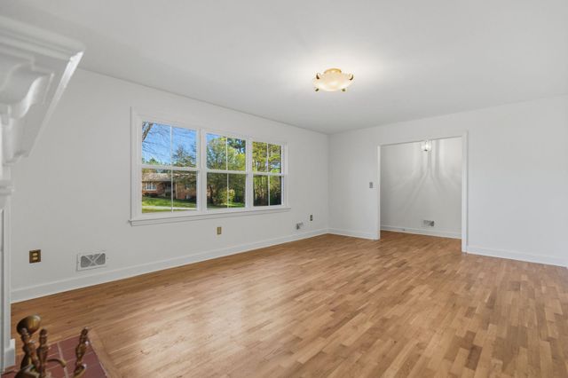 19 Wofford St, Inman, SC 29349