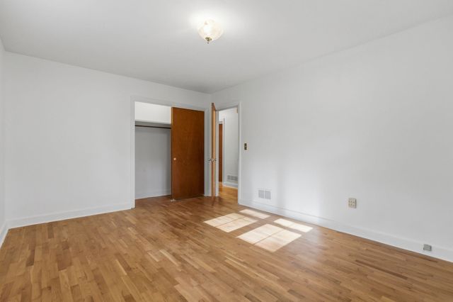 19 Wofford St, Inman, SC 29349