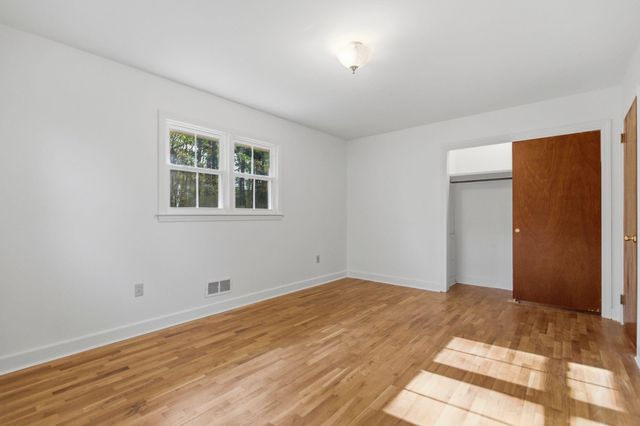 19 Wofford St, Inman, SC 29349