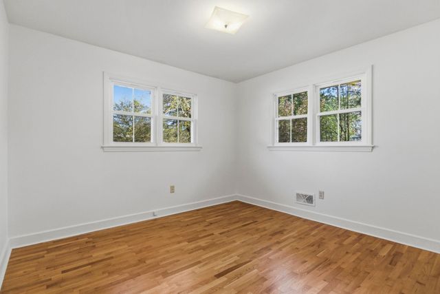 19 Wofford St, Inman, SC 29349