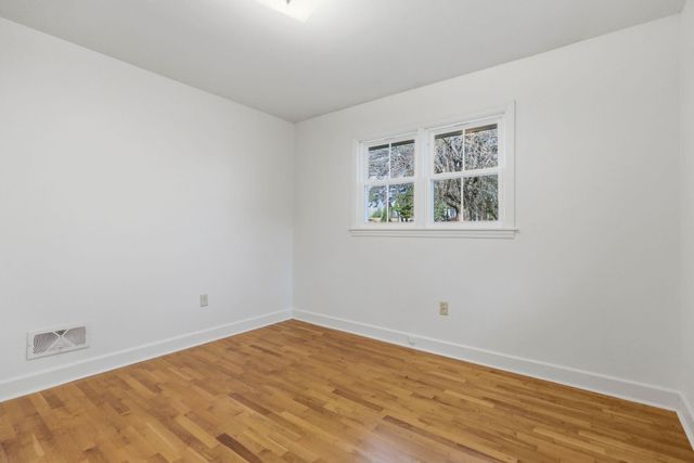 19 Wofford St, Inman, SC 29349