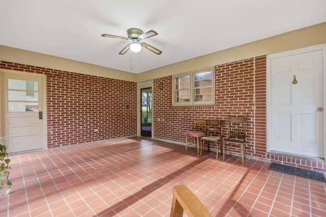 19 Wofford St, Inman, SC 29349