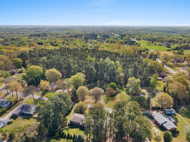 19 Wofford St, Inman, SC 29349