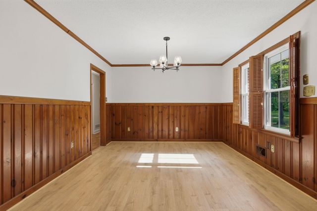 19 Wofford St, Inman, SC 29349