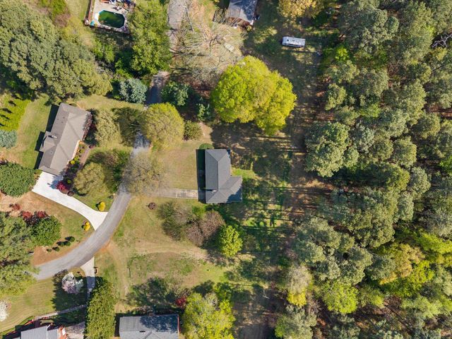 19 Wofford St, Inman, SC 29349