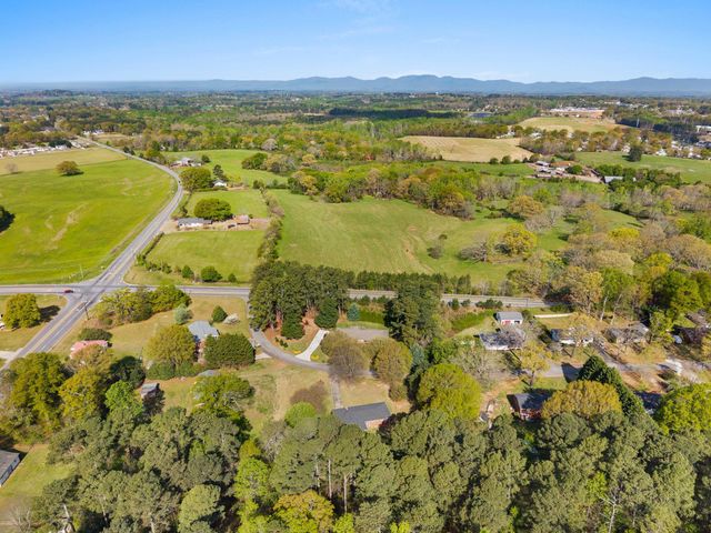 19 Wofford St, Inman, SC 29349