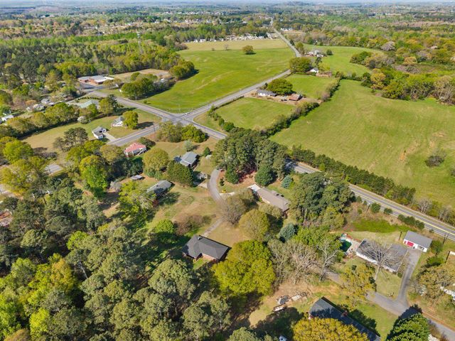 19 Wofford St, Inman, SC 29349