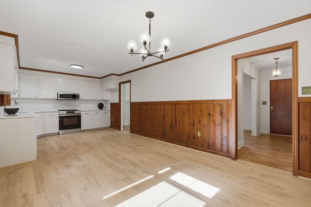 19 Wofford St, Inman, SC 29349