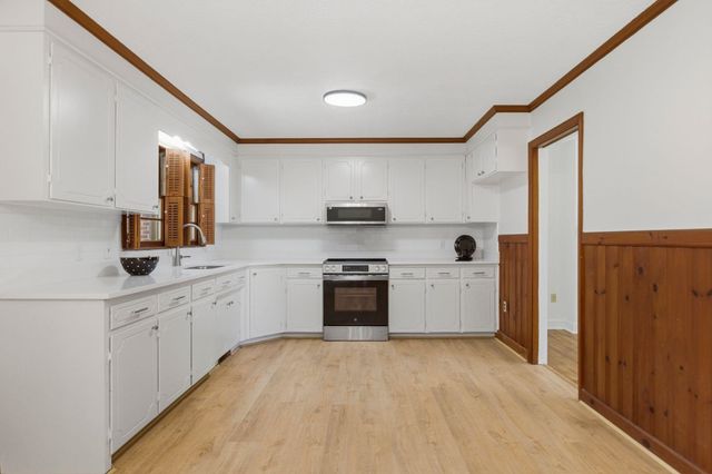 19 Wofford St, Inman, SC 29349