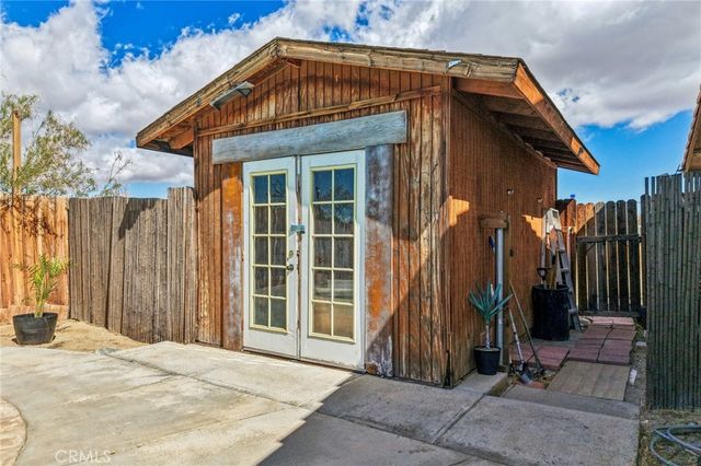 16315 Winona, Victorville, CA 92395