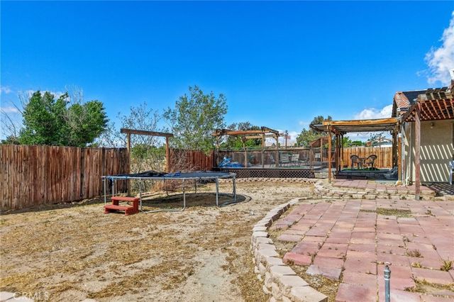 16315 Winona, Victorville, CA 92395