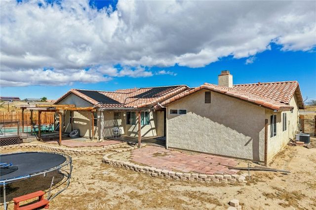 16315 Winona, Victorville, CA 92395