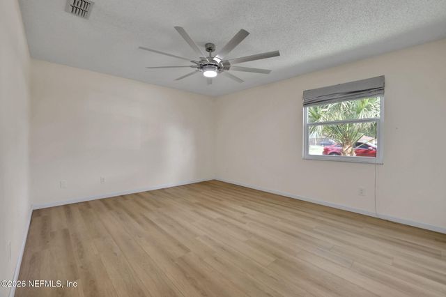 11530 BROAD LEAF Drive, Jacksonville, FL 32225