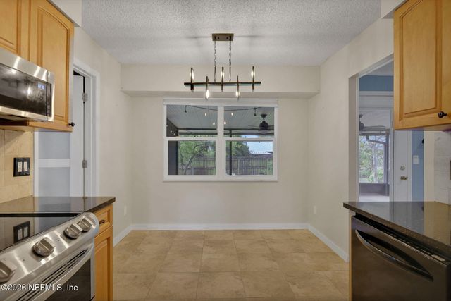 11530 BROAD LEAF Drive, Jacksonville, FL 32225