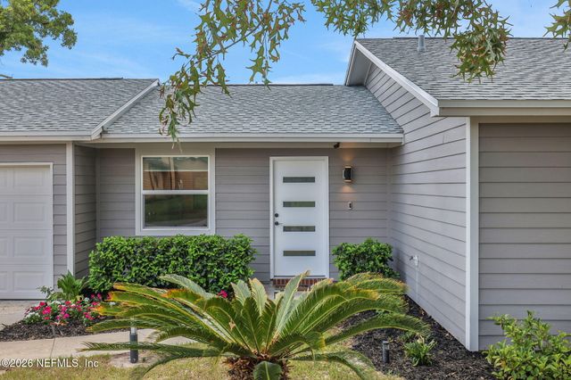 11530 BROAD LEAF Drive, Jacksonville, FL 32225