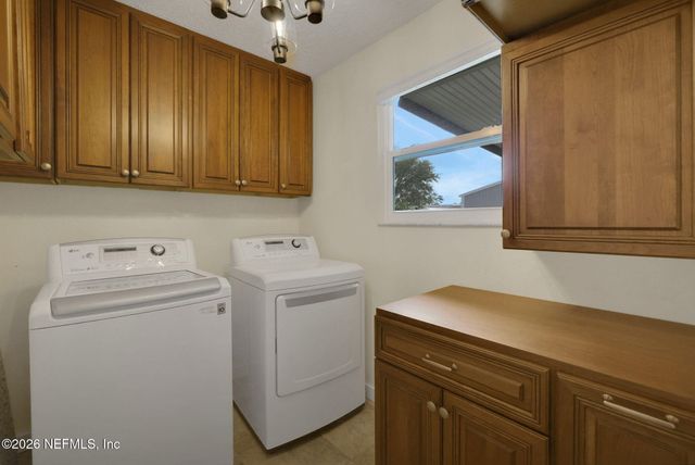 11530 BROAD LEAF Drive, Jacksonville, FL 32225