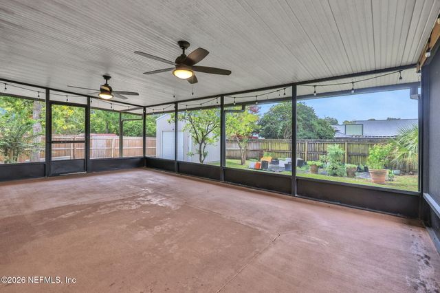 11530 BROAD LEAF Drive, Jacksonville, FL 32225
