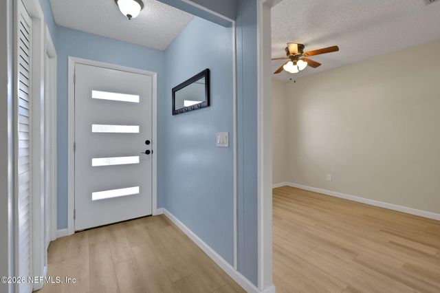 11530 BROAD LEAF Drive, Jacksonville, FL 32225