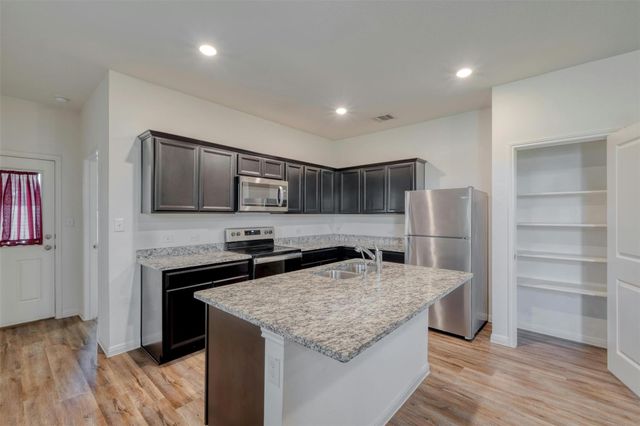 129 Athena WAY, Jarrell, TX 76537