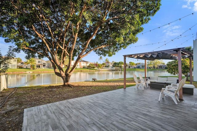 2163 NW 157th Ln, Pembroke Pines, FL 33028