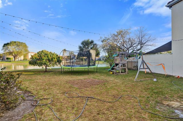 2163 NW 157th Ln, Pembroke Pines, FL 33028