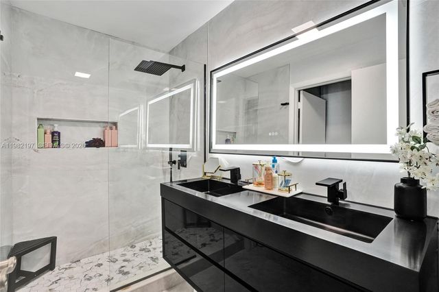 2163 NW 157th Ln, Pembroke Pines, FL 33028