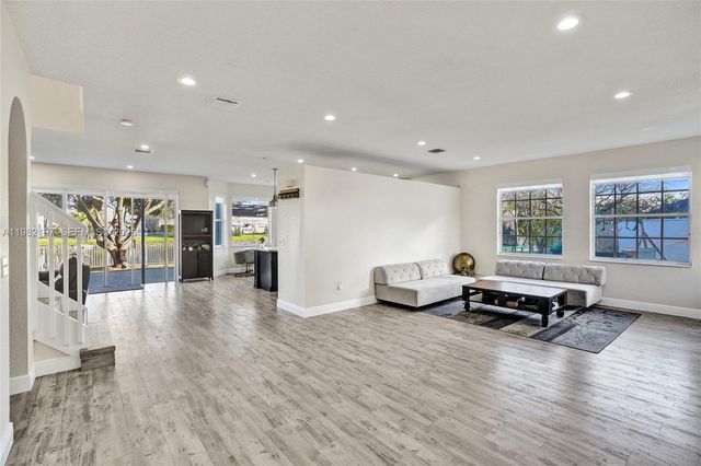 2163 NW 157th Ln, Pembroke Pines, FL 33028