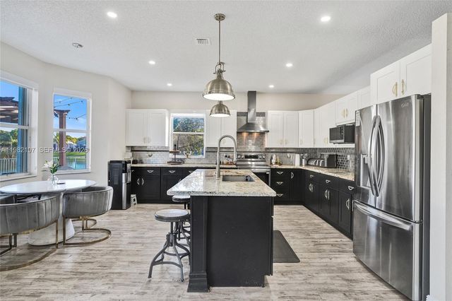 2163 NW 157th Ln, Pembroke Pines, FL 33028