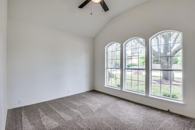 759 Winding Oak Bend, Lake Dallas, TX 75065