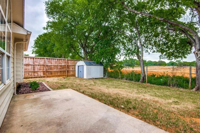 759 Winding Oak Bend, Lake Dallas, TX 75065