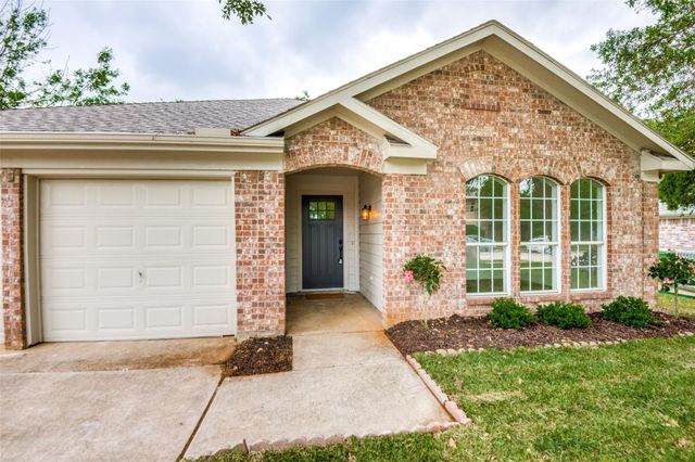 759 Winding Oak Bend, Lake Dallas, TX 75065