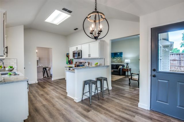 759 Winding Oak Bend, Lake Dallas, TX 75065