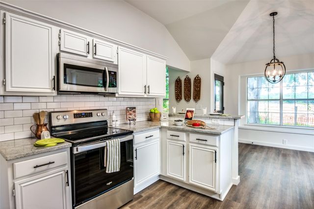 759 Winding Oak Bend, Lake Dallas, TX 75065