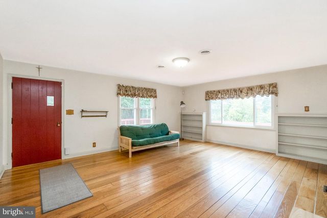 2331 S FILBERT ST, Allentown, PA 18103