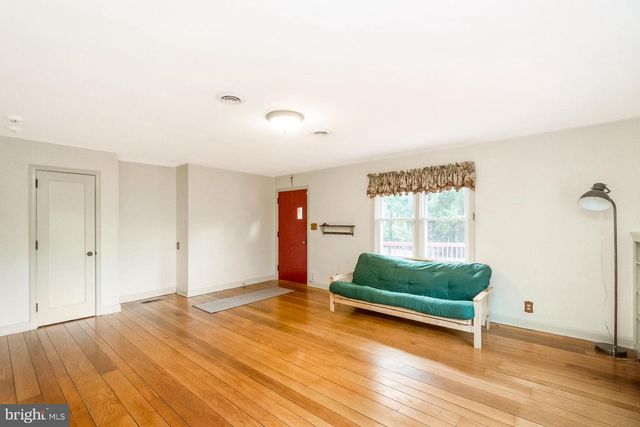 2331 S FILBERT ST, Allentown, PA 18103